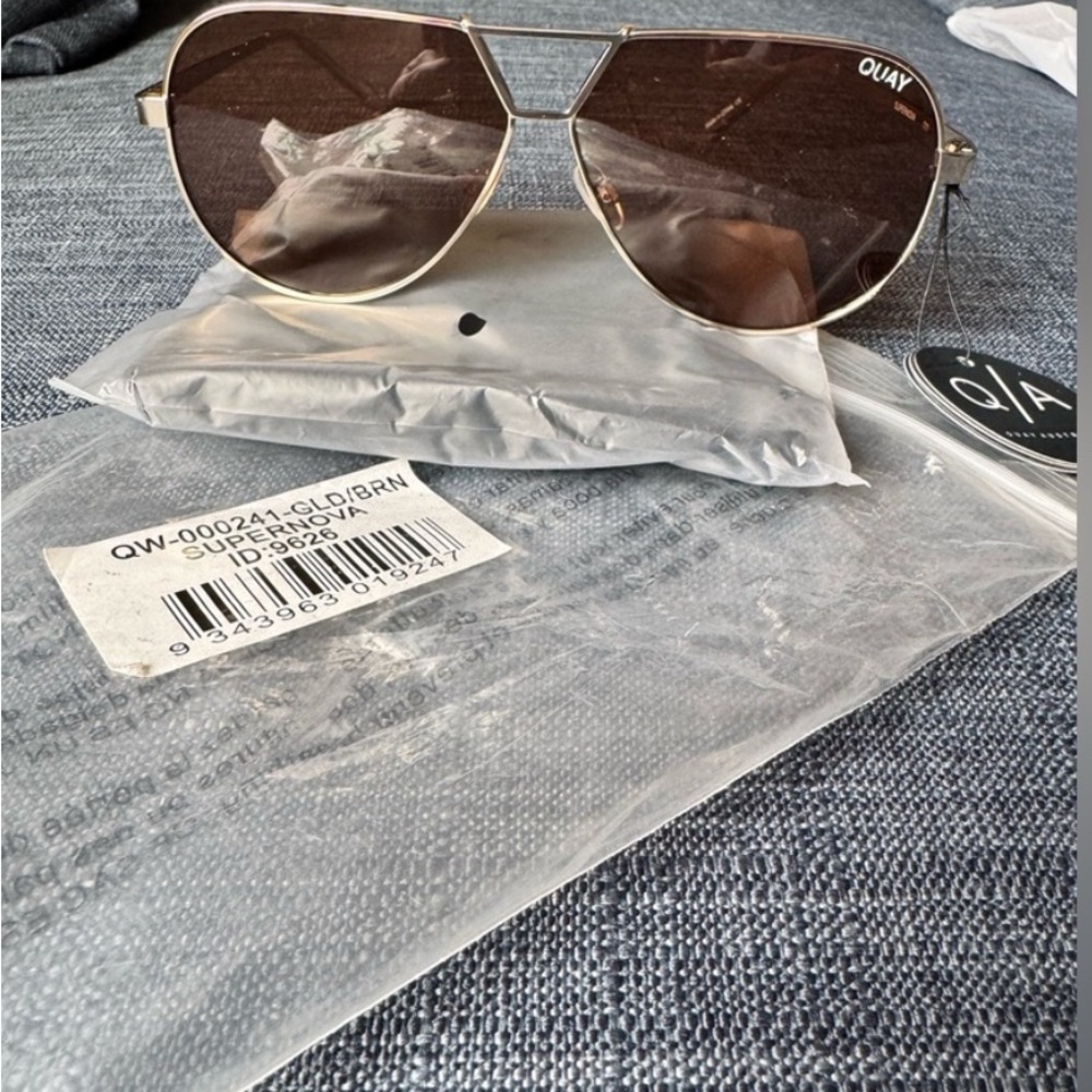 Quay SUPERNOVA Sunglasses
